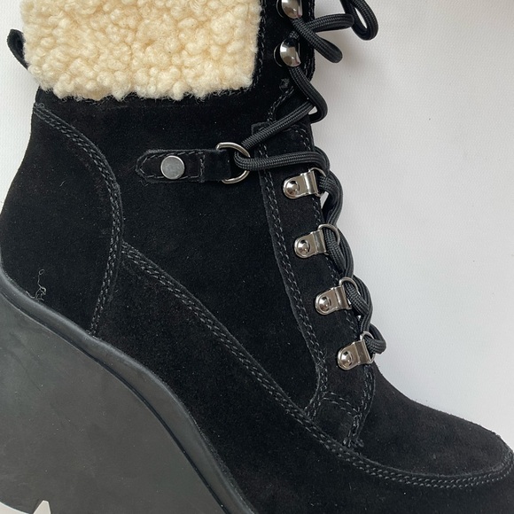 Guess Women’s Taanya Leather Wedge Booties Black Suede Size 8 - Picture 3 of 8